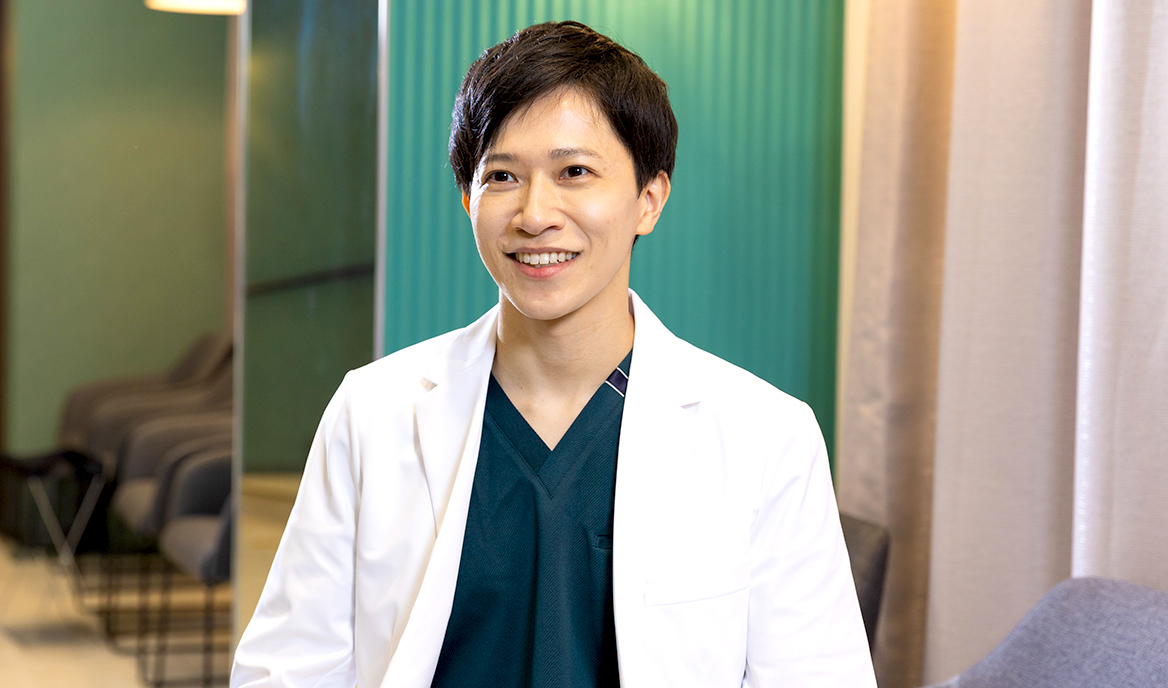 石岡 充彬 院長