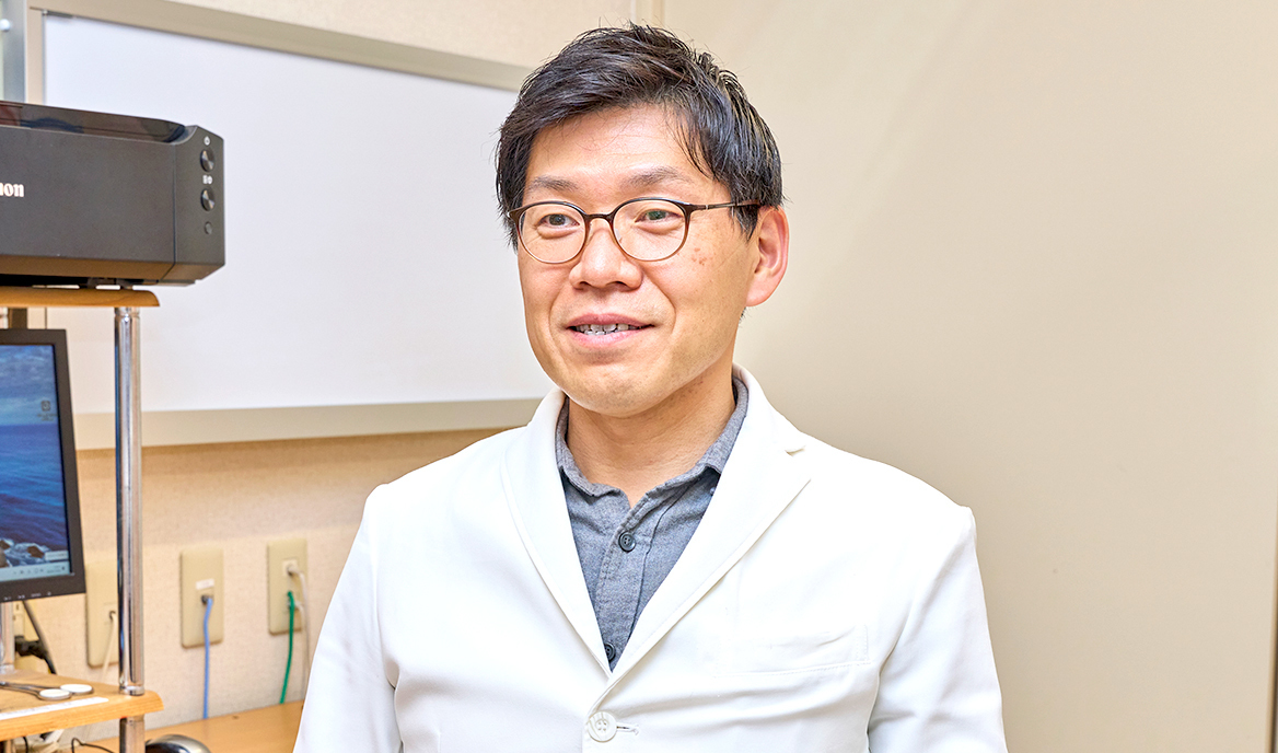 東山 信彦 院長