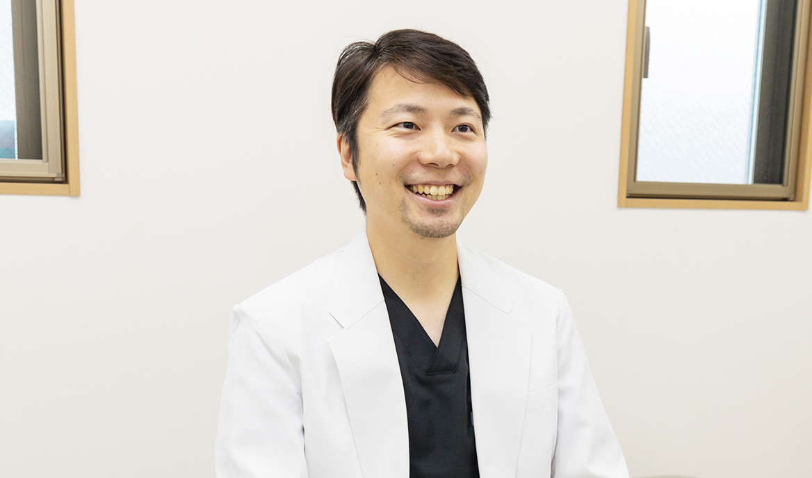 右近 亮介 院長