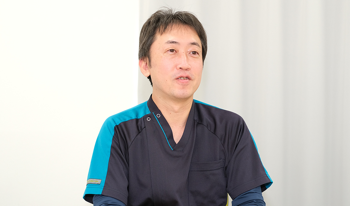 阿知和郁也院長 ホームアレークリニック梅ヶ丘