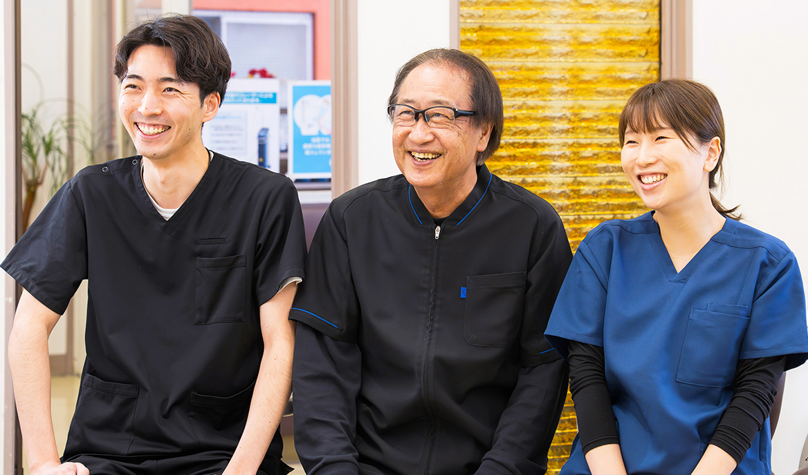 高田敬一院長、高田翔副院長、高田里美先生 高田歯科医院