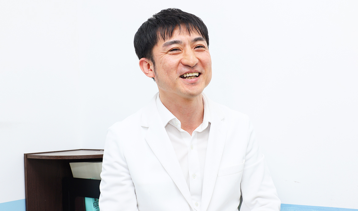 中富 康仁 院長