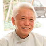真野 寿雄 院長
