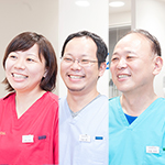 近藤 芳充 院長、近藤 陽一 副院長、近藤 若菜 先生