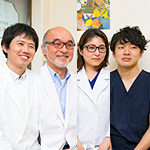 松本 英彦 院長、門脇 佳孝 先生、白須 一弘 先生、泉 亜矢子 先生