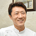 呉 沢哲 院長