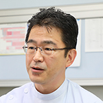 新居延 忠昭 院長