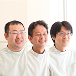 菅原 知彦 院長、宇山 耕一 先生、野本 功次郎 先生