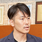 松川 裕樹 理事長