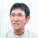 都築 秀明 院長