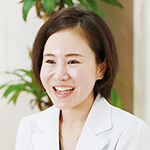 青木 由佳 院長