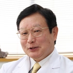 亀井照明 院長