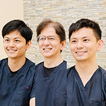 安藤 裕康 理事長、安藤 正彦 院長、安藤 孝志 副院長