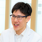 里見 明俊 院長