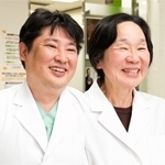 廣田 有俊 院長、青山 花子 先生