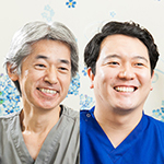 野崎 康弘 院長、正東 脩平 先生