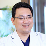 小塚 良哲 院長