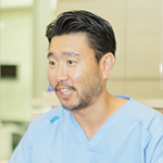 川村 謙輔 院長