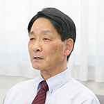 伝 俊秋 院長