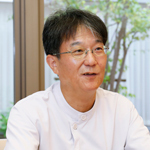 井上 康広 院長