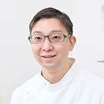 許斐 氏元 院長