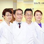 橋口 一弘 院長、綾 美咲 先生、入江 啓 先生、香野 友帆 先生