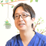 上與那原 朝秀 院長