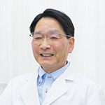 伝 俊秋 院長