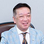 足立 健介 院長