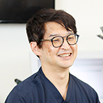 安達 一雄 院長