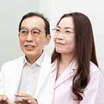 森本 博 院長、中山 かおり さん