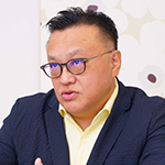 新福 泰弘 院長