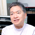 新谷 英滋 院長