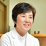 夏秋 恵 院長