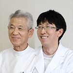 足立正孝院長、足立圭亮副院長 あだち歯科医院