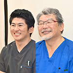 井殿泰造院長、井殿泰鳳先生 井殿歯科医院