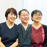渡邉秀樹院長、渡邉京子副院長、近藤千治さん 長門クリニック