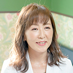 地場奈実院長 アイリス眼科 歯科