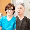 岩崎敏明院長、岩崎弘子さん ヒロ歯科医院