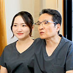 飯田資浩院長、飯田晴佳副院長 こまき矯正歯科