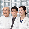 尾崎馨先生、尾崎元昭院長、尾崎可奈副院長 尾崎医院