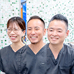 小石健院長、今田愛副院長、岡野大輔先生 大倉山アルカディア歯科・矯正歯科