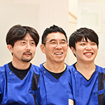 森川正章院長、川口真吾先生、西原寛人先生 もりかわ歯科 八尾本町診療所