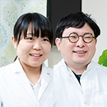 大島壮太郎院長、大島朋実さん 湘南茅ヶ崎よろづ診療所