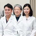 玉城 宏一 院長、玉城 和範 副院長、玉城 麻夏 先生