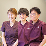 西村賢人院長、西村賢二先生、西村公恵先生 さがの杜にしむら歯科クリニック