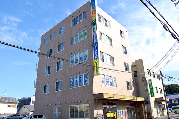 前田純宏院長 まえだ泌尿器科クリニック1