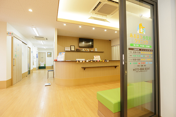 青松友槻院長 あおまつ小児科クリニック1