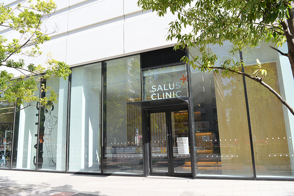 本郷洋一郎院長 サルスクリニック有明1