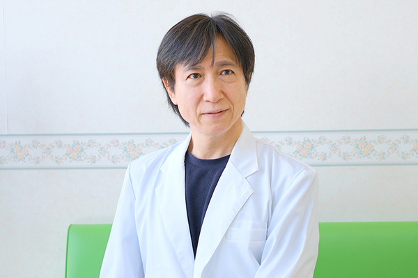 鷲津英樹院長 えきまえ歯科1